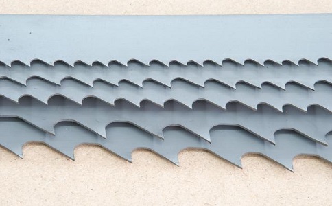 晋中带锯床上的钢丝刷，对于带锯条的重要性